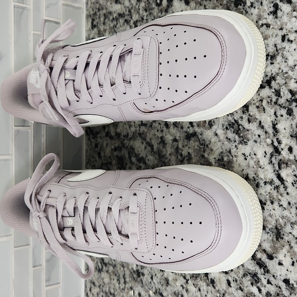 Platinum Lilac Purple Nike Air Force 1 EasyOn Sneakers sz 11 athletic shoes - Picture 2 of 7